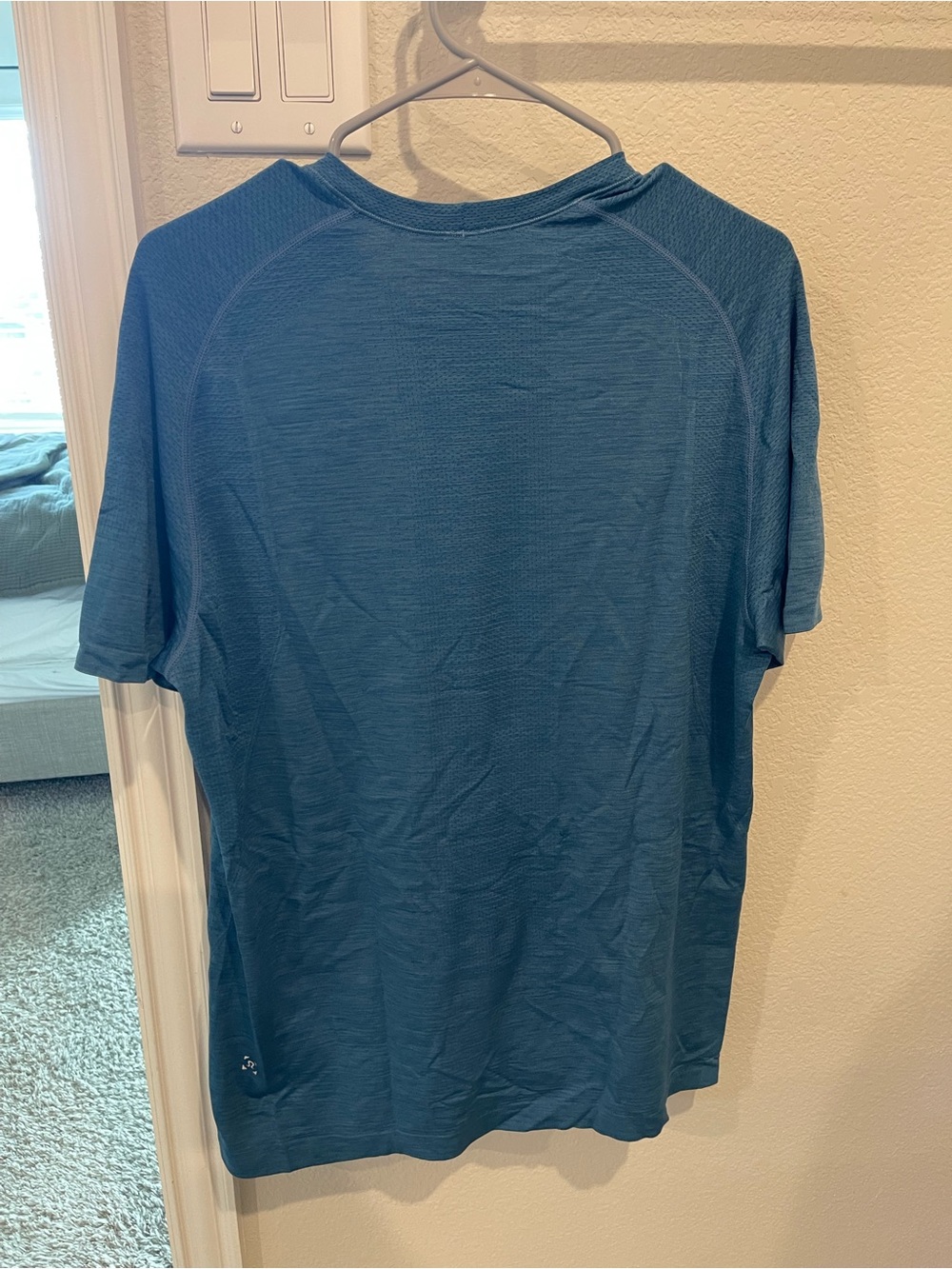 Lululemon shirt - Picture 4 of 5